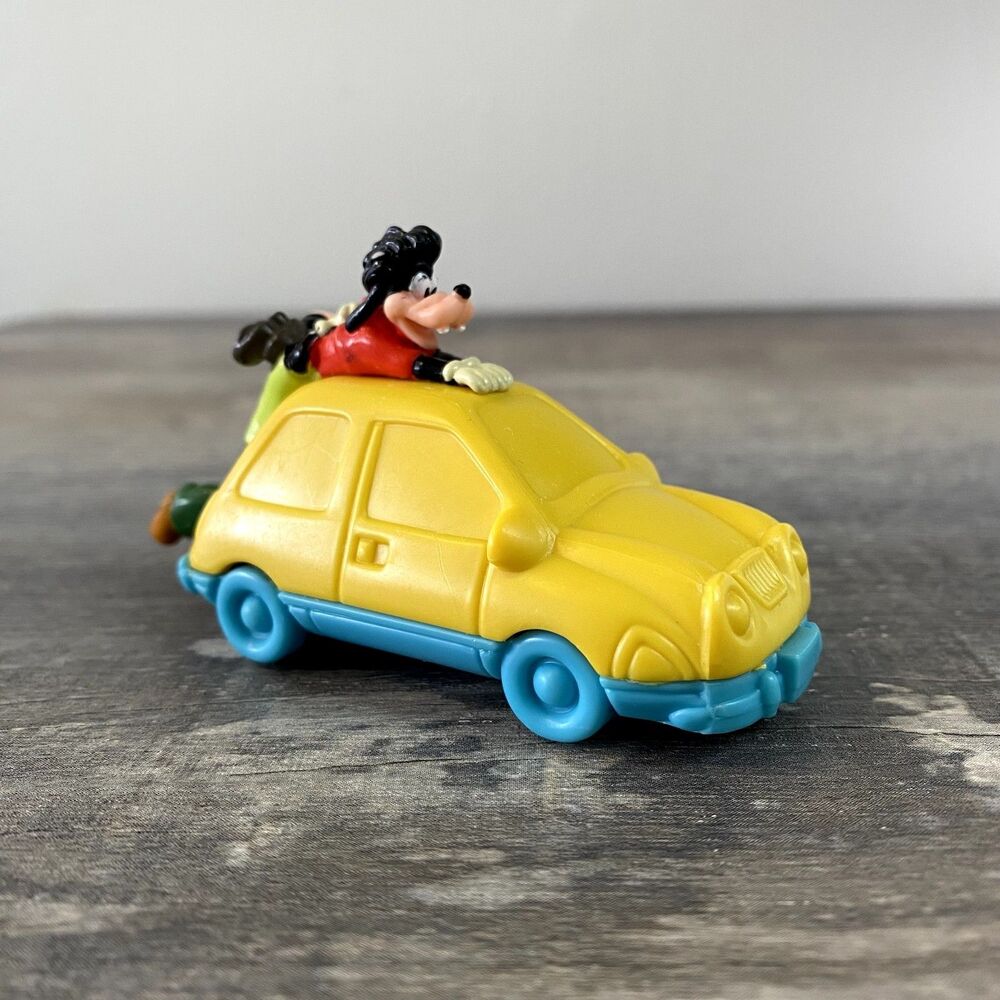 Vintage Disney Goofy Movie Max & Goofy Yellow Pull & G Burger King Kids Club Toy